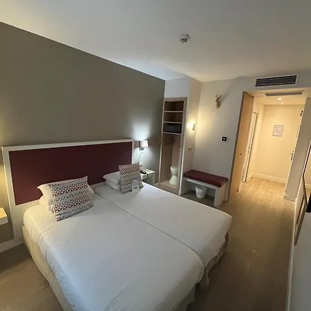 Szálloda Kyriad 18 - Porte De Clignancourt - Montmartre Párizs