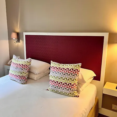 Kyriad 18 - Porte De Clignancourt - Montmartre Szálloda 3*