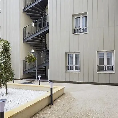 Kyriad 18 - Porte De Clignancourt - Montmartre Ξενοδοχείο