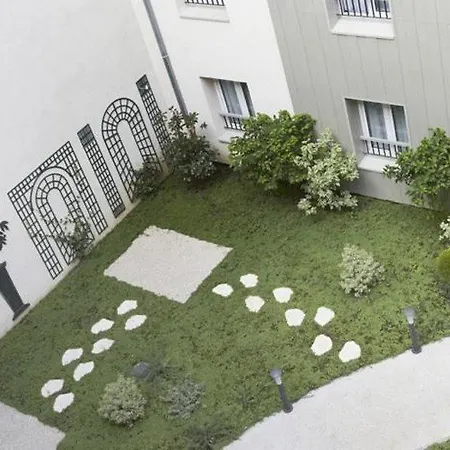 Kyriad 18 - Porte De Clignancourt - Montmartre Párizs