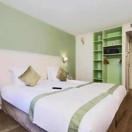 Kyriad 18 - Porte De Clignancourt - Montmartre Szálloda 3*