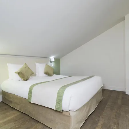 Kyriad 18 - Porte De Clignancourt - Montmartre 3* Párizs