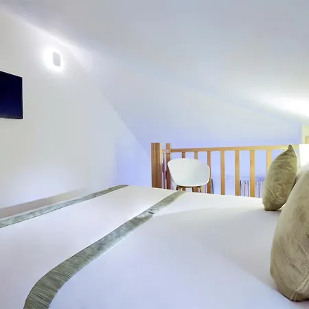 Kyriad 18 - Porte De Clignancourt - Montmartre Szálloda 3*