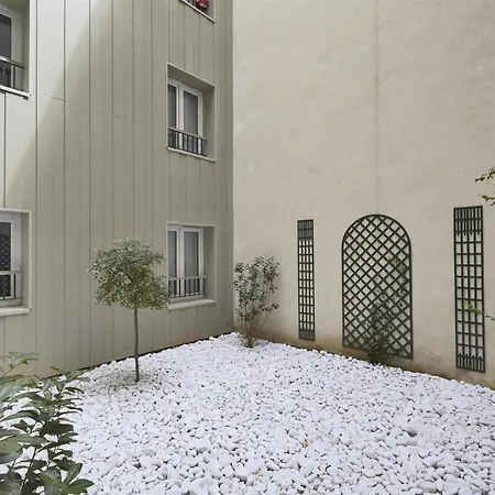 Kyriad 18 - Porte De Clignancourt - Montmartre Ξενοδοχείο
