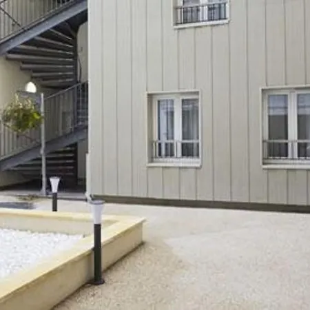 Kyriad 18 - Porte De Clignancourt - Montmartre 3*