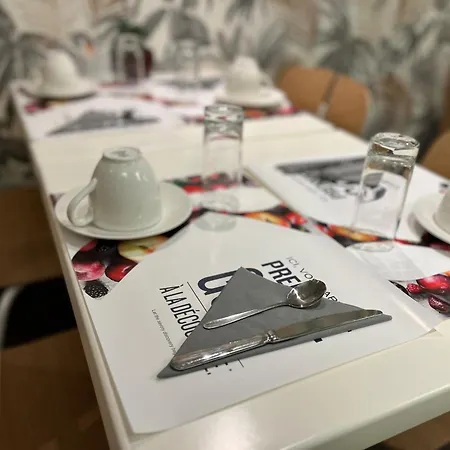Hotel Kyriad 18 - Porte De Clignancourt - Montmartre París