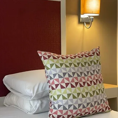 Kyriad 18 - Porte De Clignancourt - Montmartre 3* París