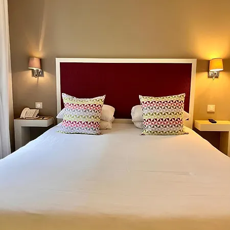 Kyriad 18 - Porte De Clignancourt - Montmartre 3*