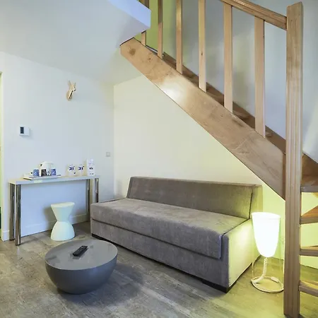 Kyriad 18 - Porte De Clignancourt - Montmartre Otel 3*