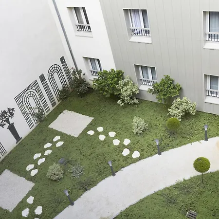 Kyriad 18 - Porte De Clignancourt - Montmartre Otel