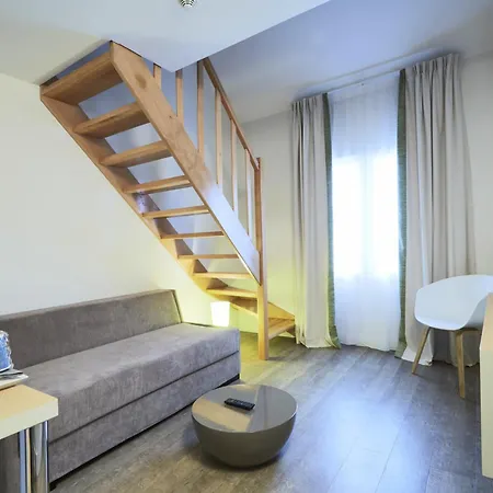 Kyriad 18 - Porte De Clignancourt - Montmartre Otel
