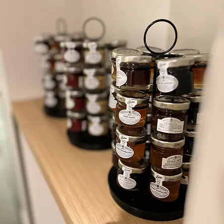 蒙马特 - 可尼古尔门 - 基里雅德酒店