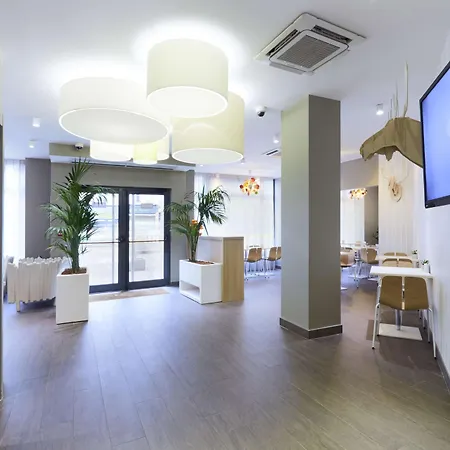 Kyriad 18 - Porte De Clignancourt - Montmartre Hotel Paříž