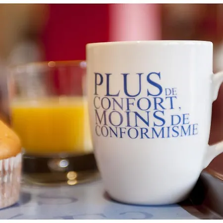 Kyriad 18 - Porte De Clignancourt - Montmartre 3*