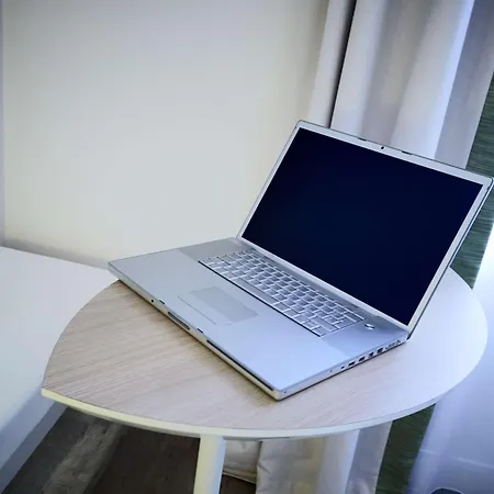 Kyriad 18 - Porte De Clignancourt - Montmartre 3*