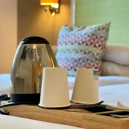 Otel Kyriad 18 - Porte De Clignancourt - Montmartre Paris