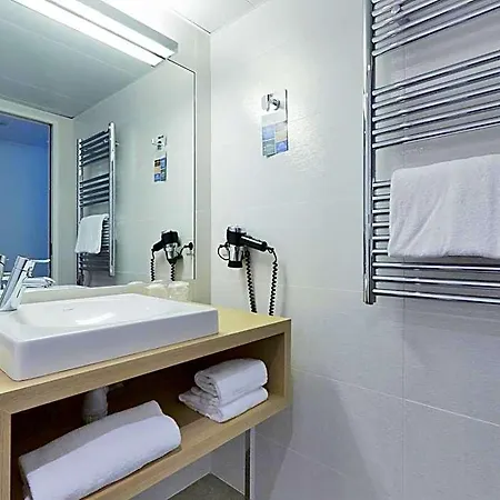 Hotel Kyriad 18 - Porte De Clignancourt - Montmartre Parijs