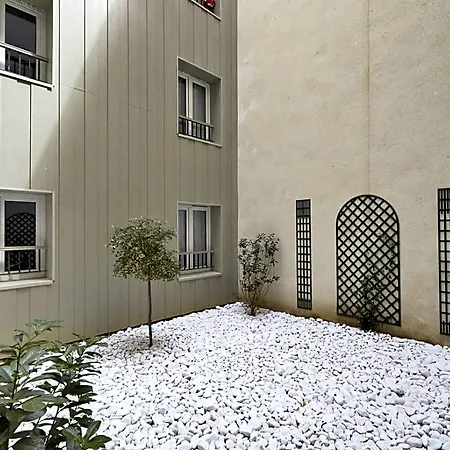 Hotel Kyriad 18 - Porte De Clignancourt - Montmartre 3*
