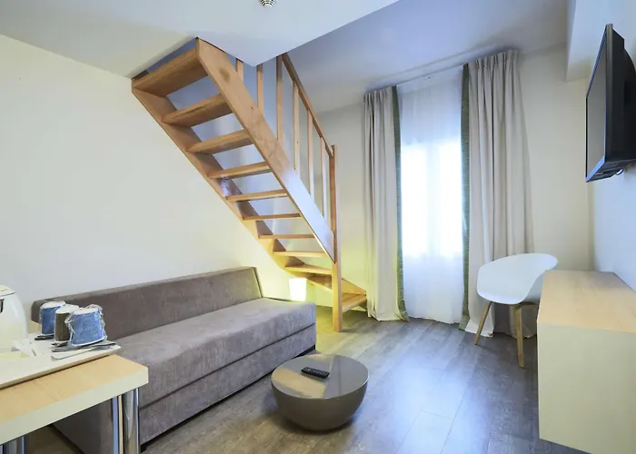 فندق كيرياد 18 - بورت دو كليجنانكورت - مونمارتر