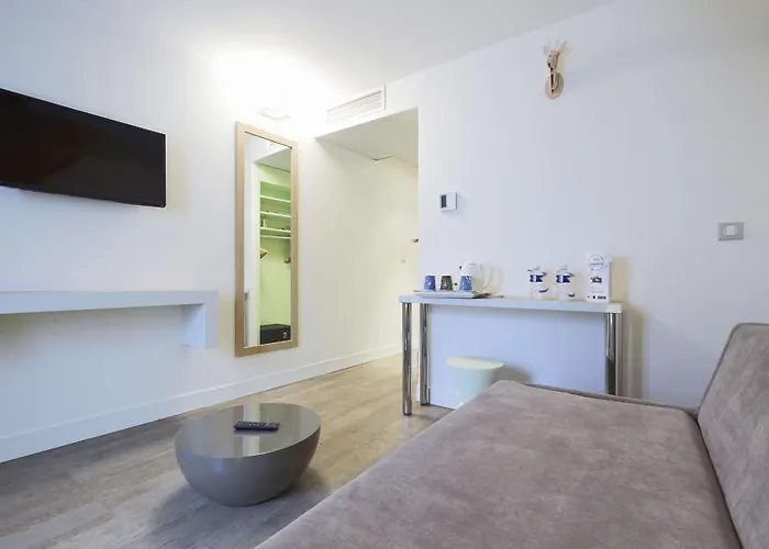 فندق كيرياد 18 - بورت دو كليجنانكورت - مونمارتر