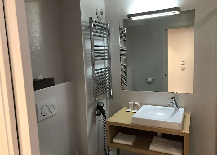 كيرياد 18 - بورت دو كليجنانكورت - مونمارتر فندق 3*