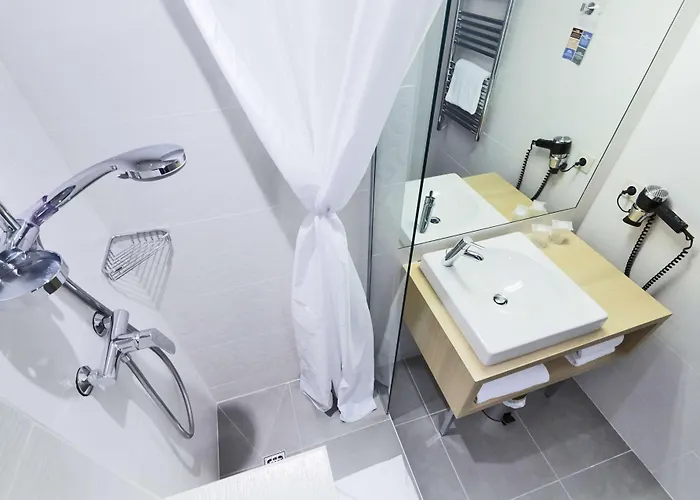 كيرياد 18 - بورت دو كليجنانكورت - مونمارتر باريس