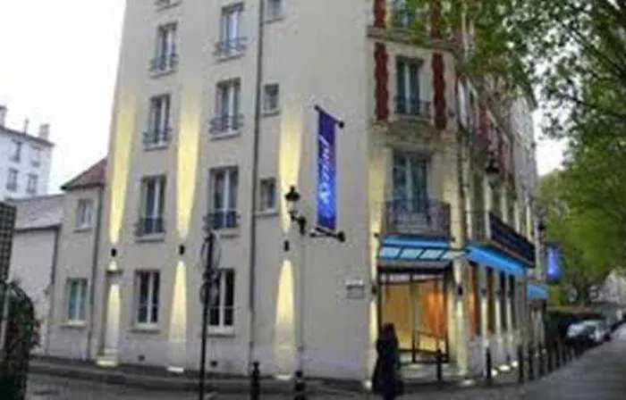 فندق كيرياد 18 - بورت دو كليجنانكورت - مونمارتر 3*