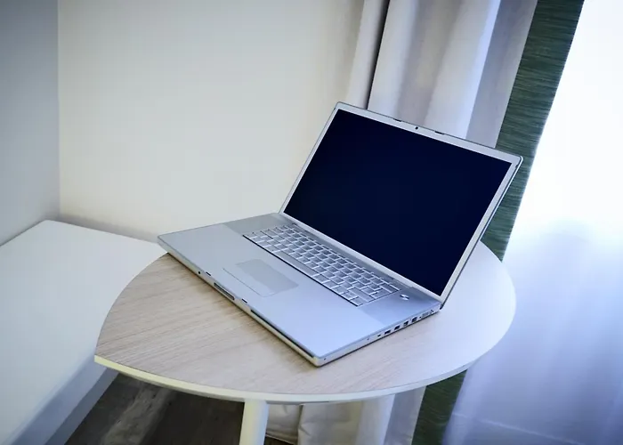 فندق كيرياد 18 - بورت دو كليجنانكورت - مونمارتر 3*