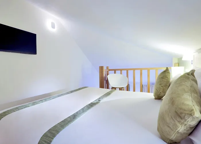 كيرياد 18 - بورت دو كليجنانكورت - مونمارتر فندق 3*