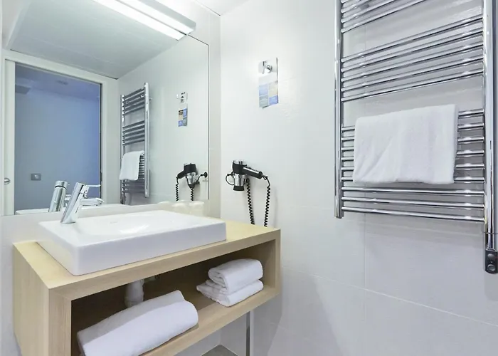 فندق كيرياد 18 - بورت دو كليجنانكورت - مونمارتر باريس