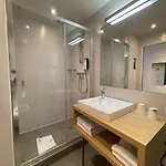 Hotel Kyriad 18 - Porte De Clignancourt - Montmartre París