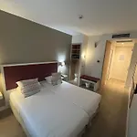 Hotel Kyriad 18 - Porte De Clignancourt - Montmartre París
