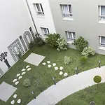 Kyriad 18 - Porte De Clignancourt - Montmartre París