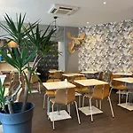 Hotel Kyriad 18 - Porte De Clignancourt - Montmartre