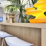 Hotel Kyriad 18 - Porte De Clignancourt - Montmartre 3*