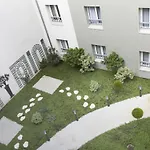 Kyriad 18 - Porte De Clignancourt - Montmartre Hotel