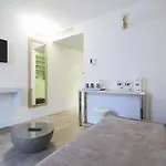 Kyriad 18 - Porte De Clignancourt - Montmartre Hotel París